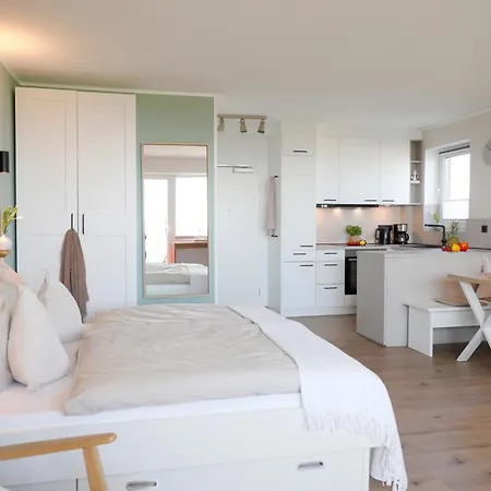 Meerblick D9 Mit Balkon Und Schwimmbad Schillig
